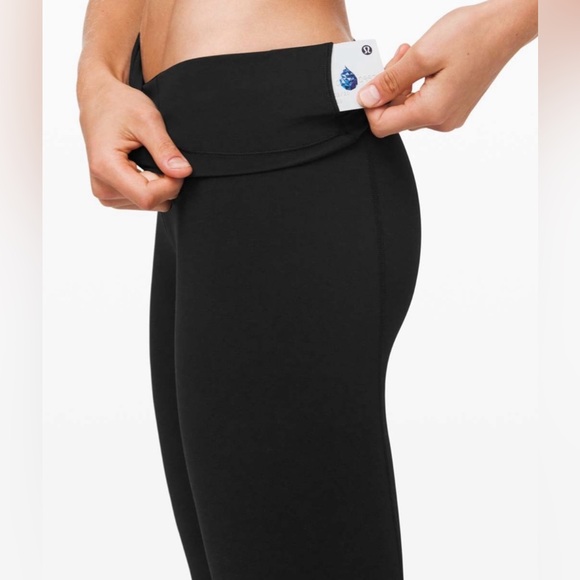 NWT Lululemon Align Crop 21" *Love Knot black size 4 - Picture 3 of 9